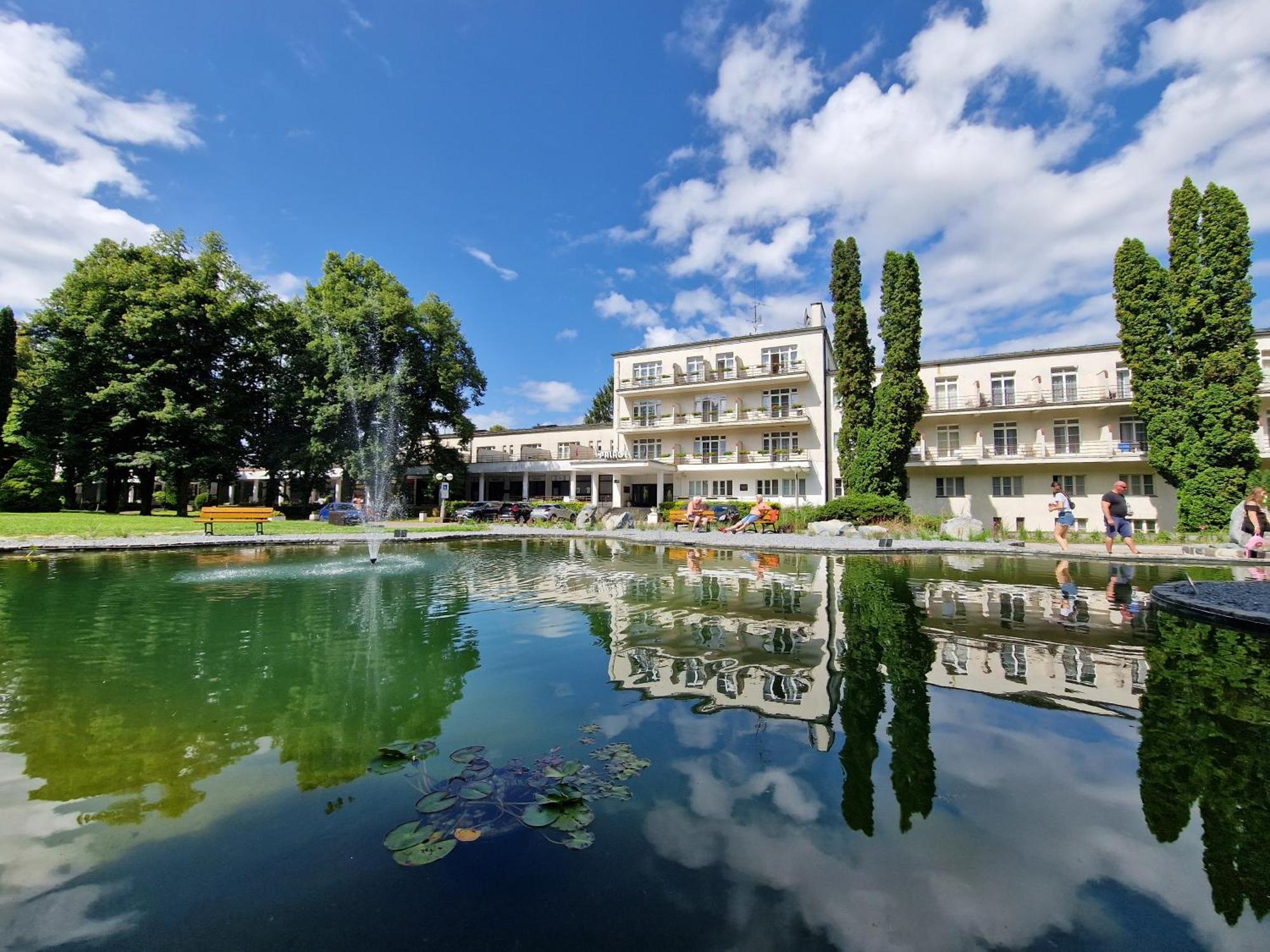 Hotel Palace - Kupele Sliač Exteriör bild