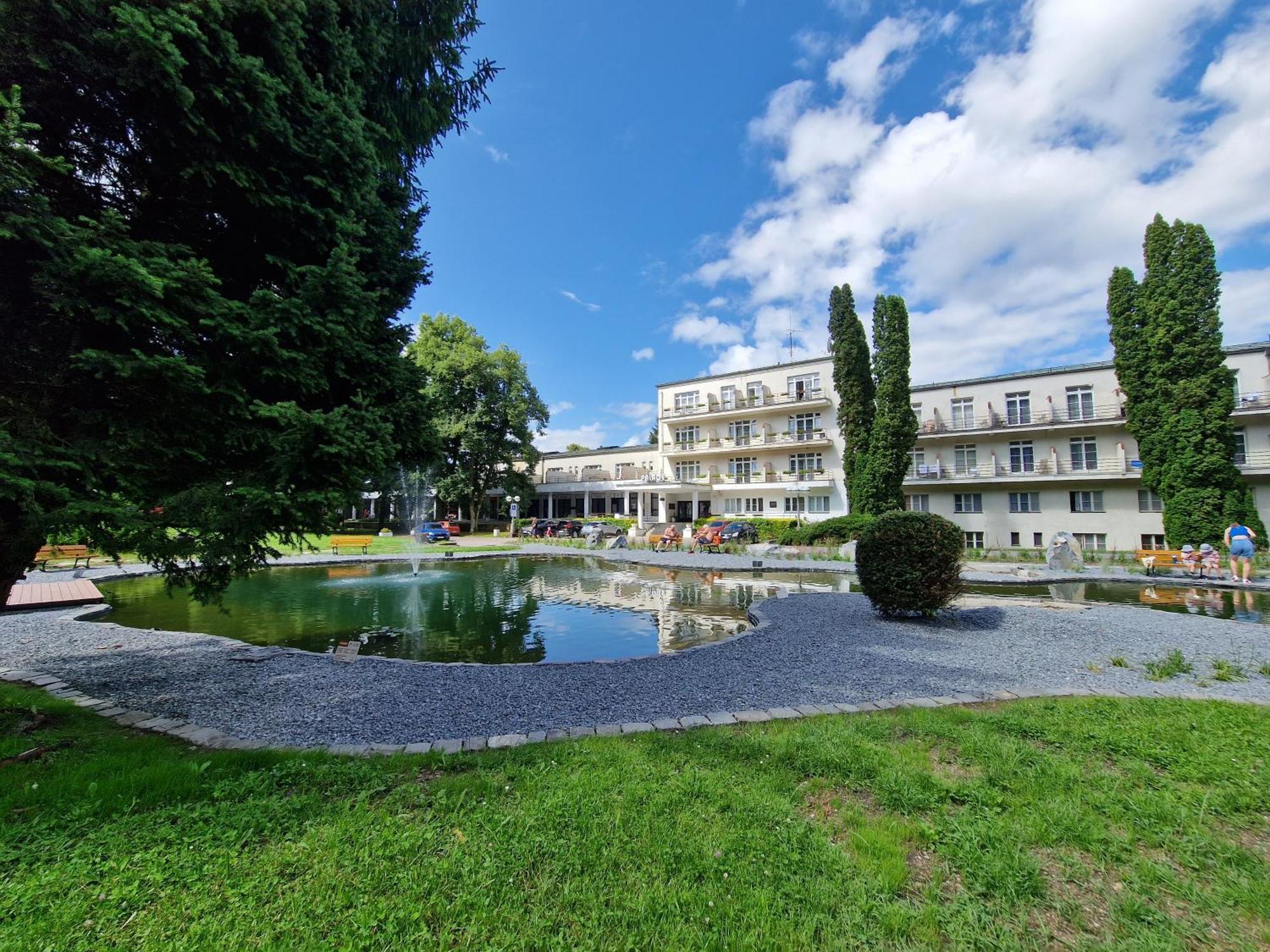 Hotel Palace - Kupele Sliač Exteriör bild