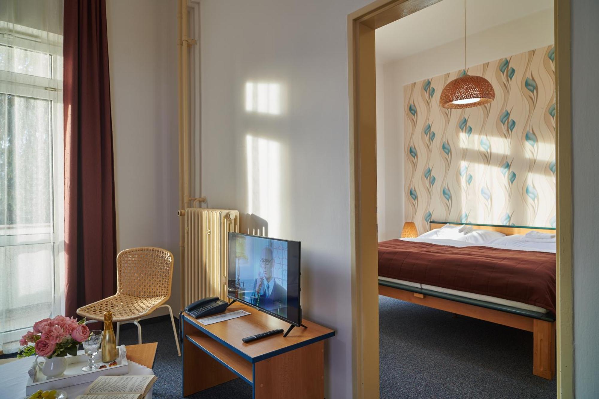Hotel Palace - Kupele Sliač Exteriör bild