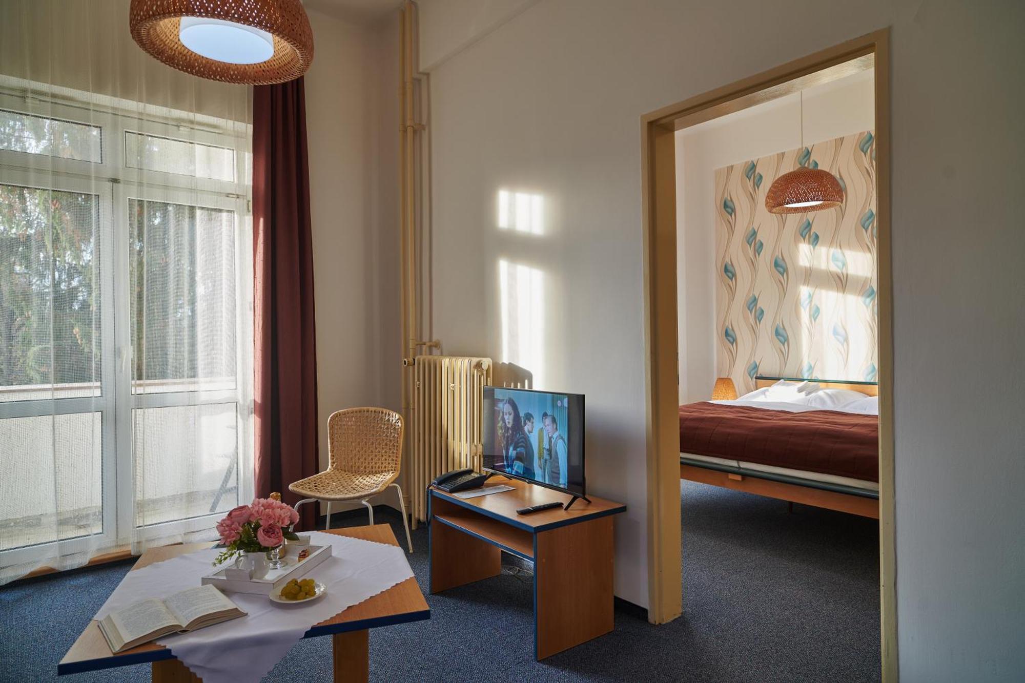 Hotel Palace - Kupele Sliač Exteriör bild