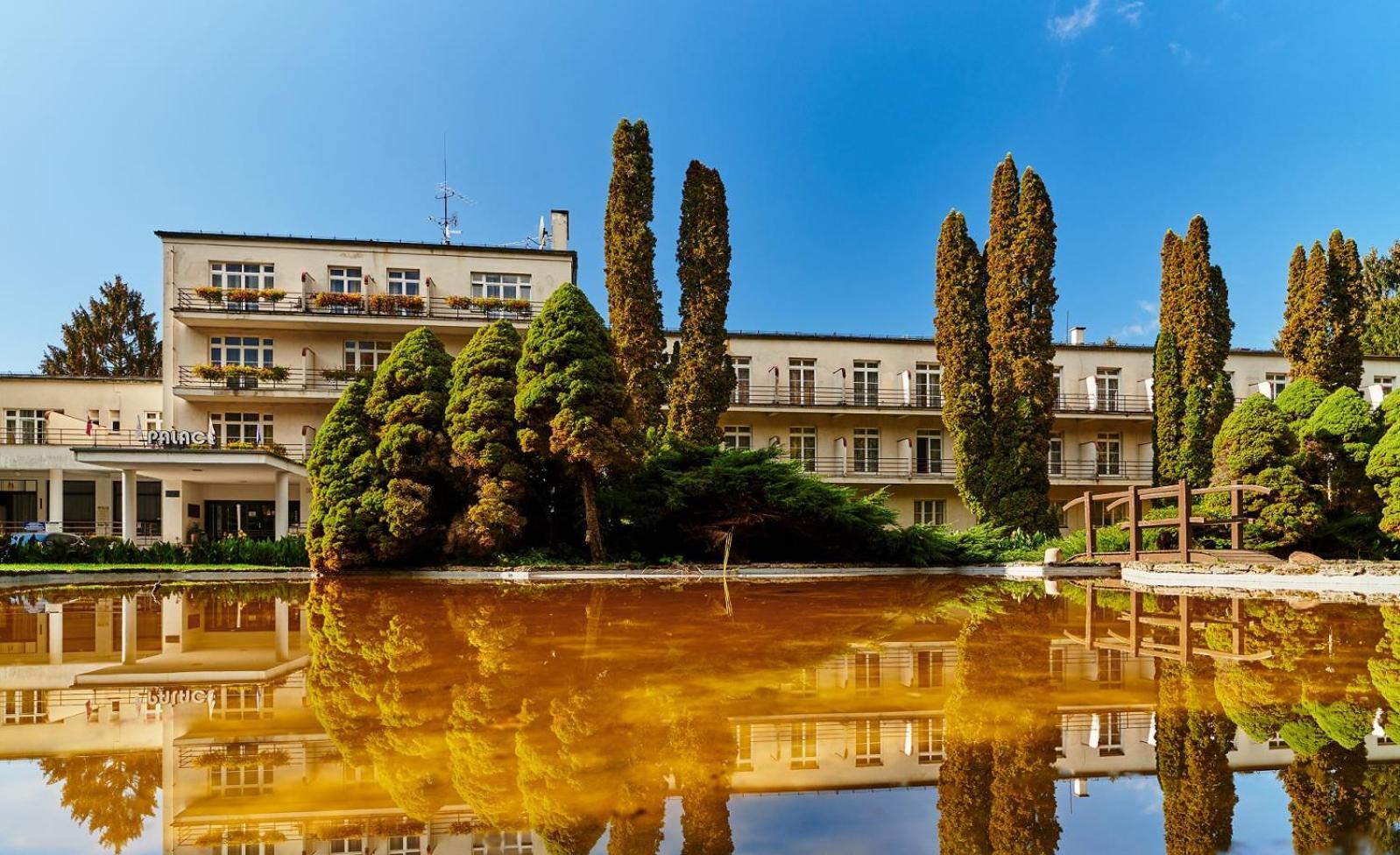 Hotel Palace - Kupele Sliač Exteriör bild