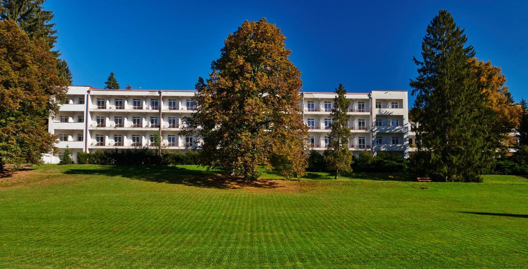 Hotel Palace - Kupele Sliač Exteriör bild
