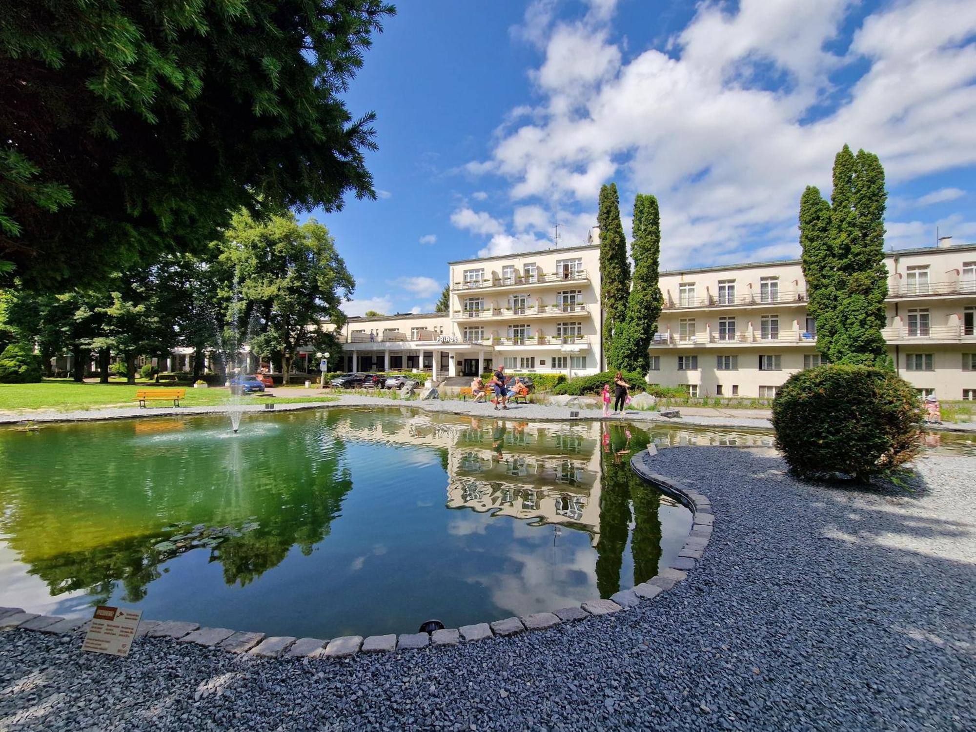 Hotel Palace - Kupele Sliač Exteriör bild