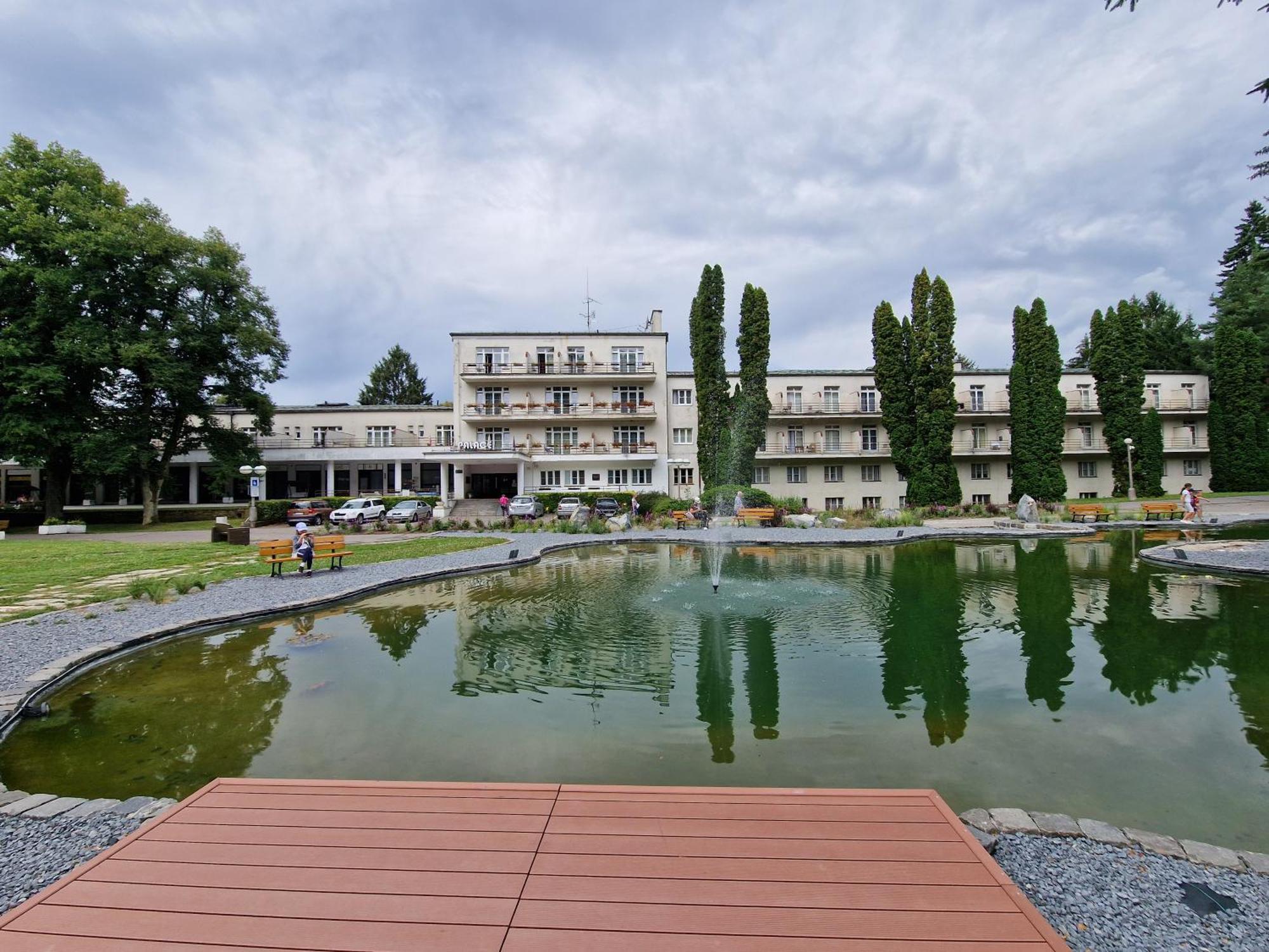 Hotel Palace - Kupele Sliač Exteriör bild